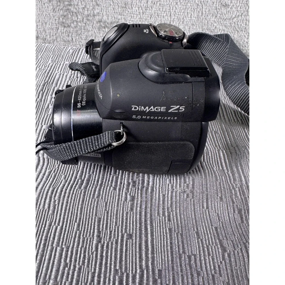 Vintage Konica Minolta Dimage Z5 5.0MP 12x Zoom Digital Bridge Camera Black